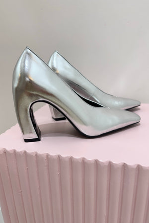 Alias Mae Nora Pump | Silver