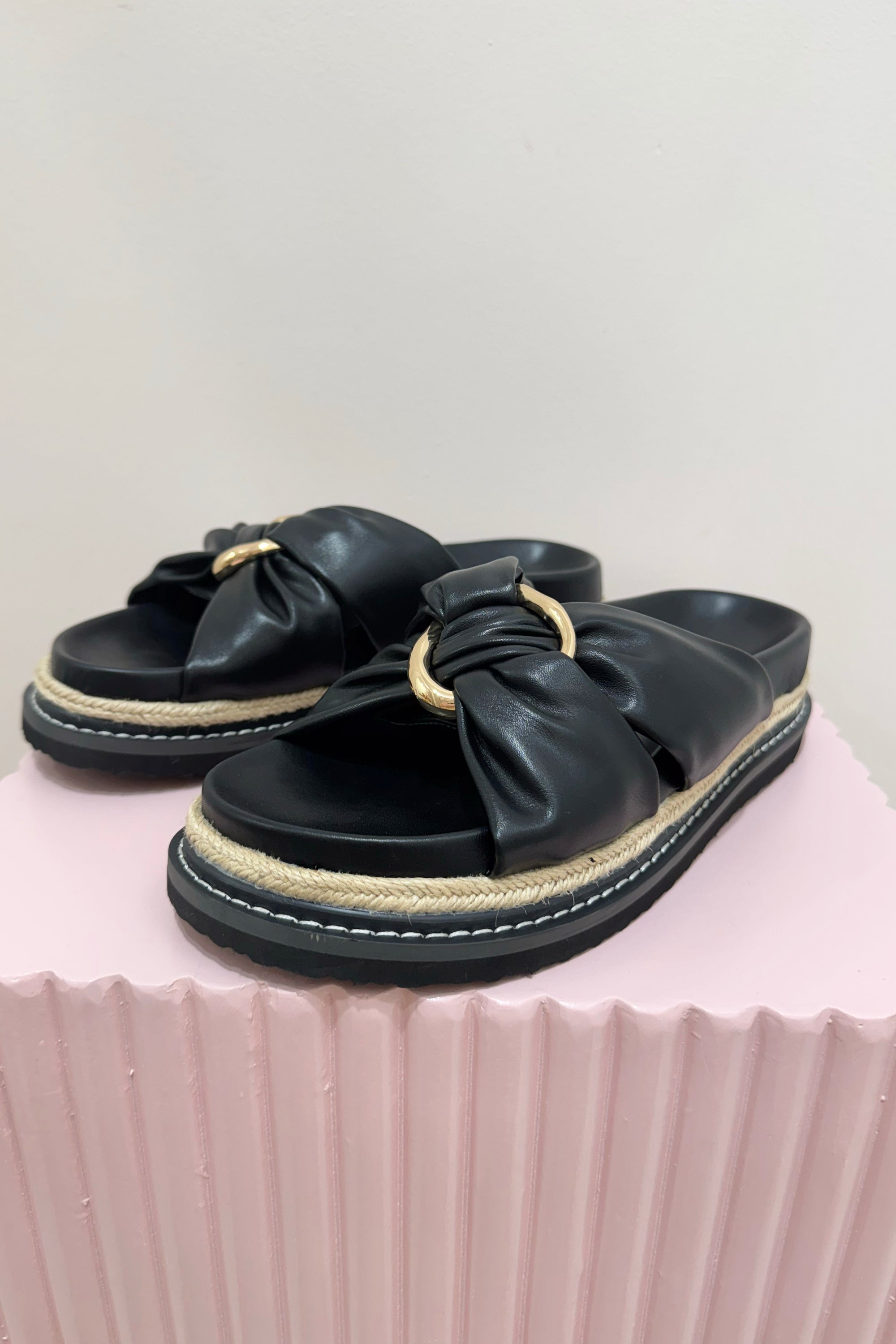 Billini Ambrose Slide | Black