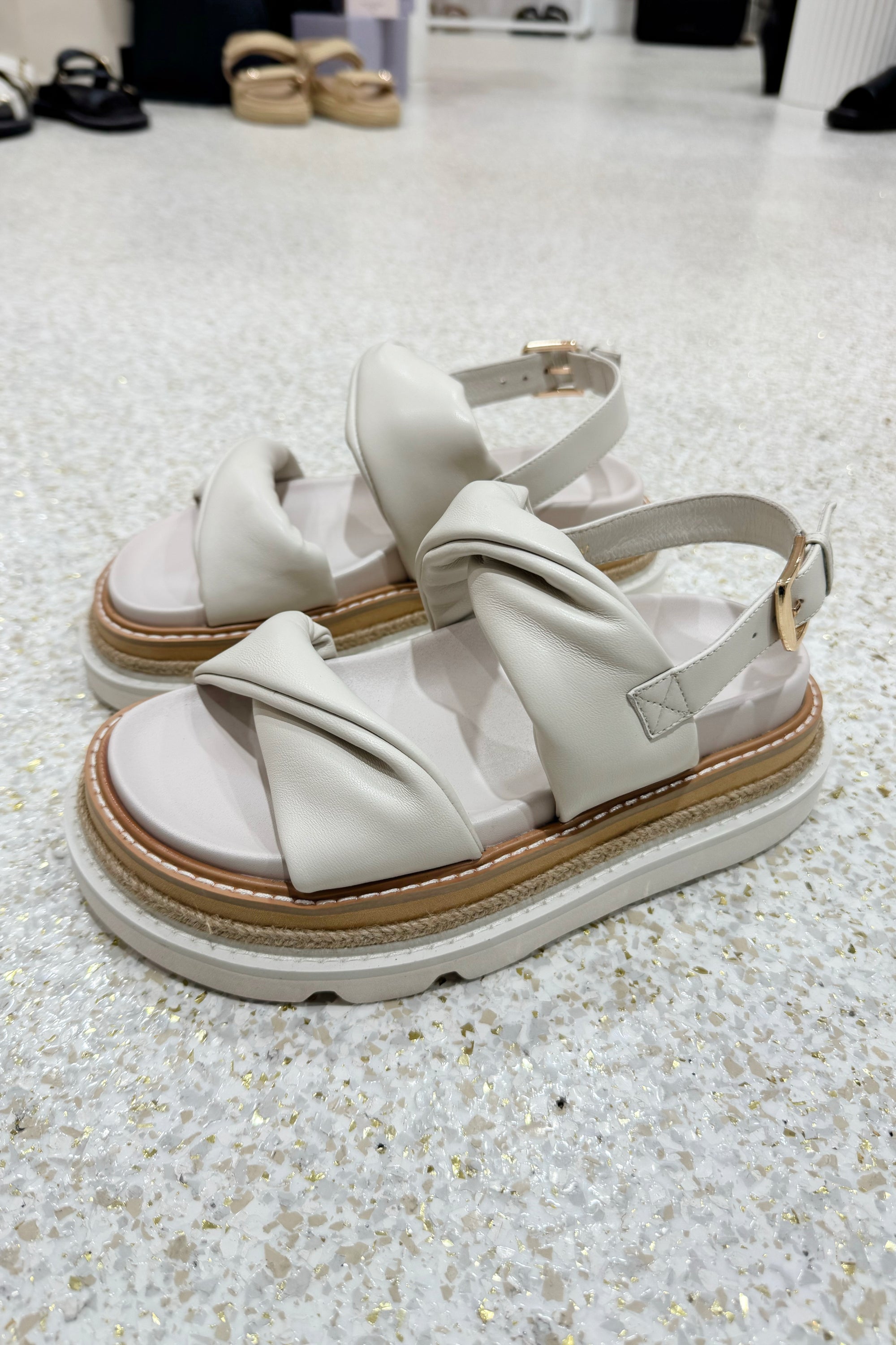 Alias Mae Vee Platform Sandal | Bone