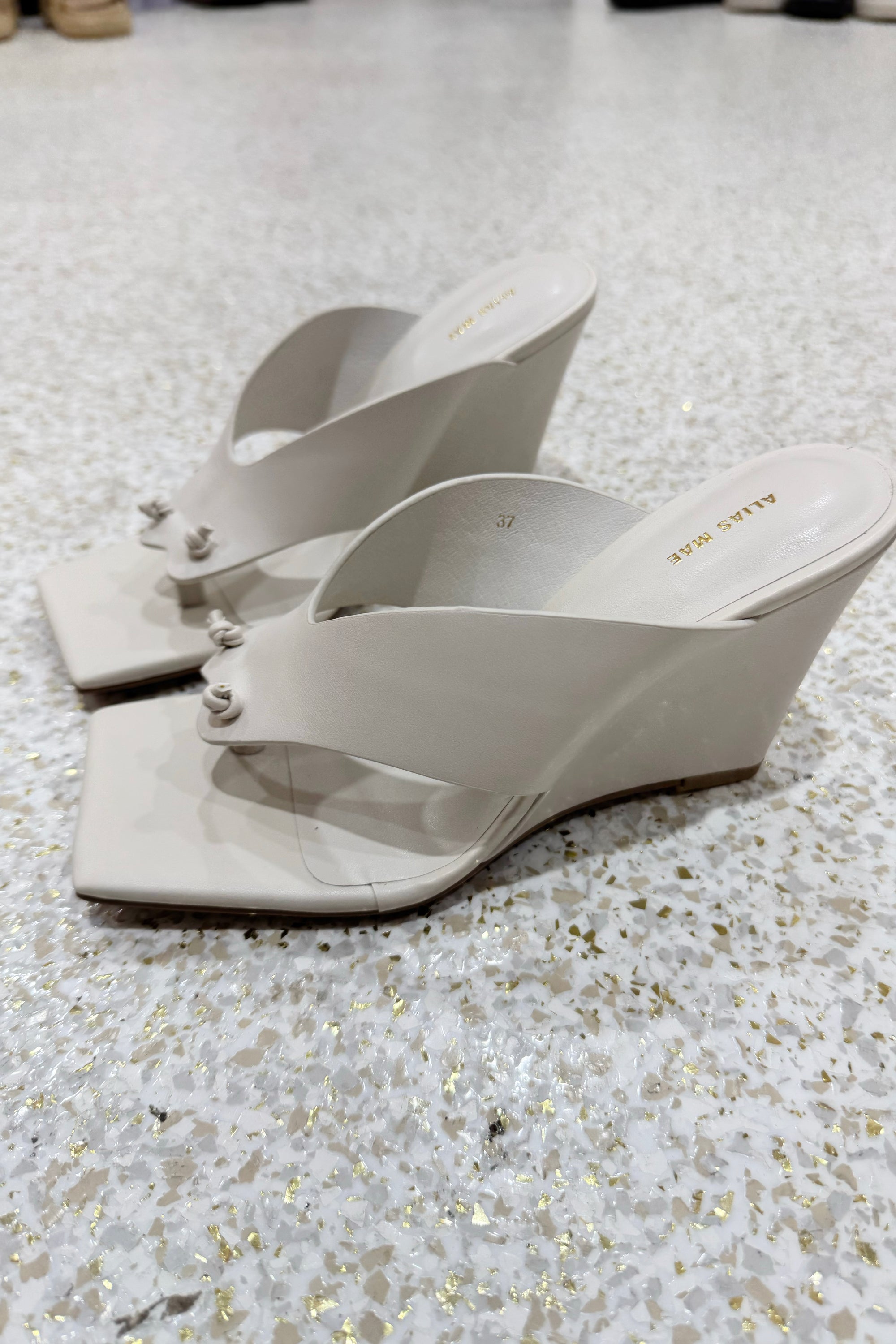 Alias Mae Aisha wedge | Bone