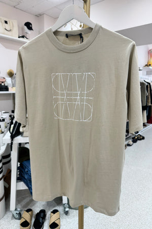 C&M Camilla & Marc Brooks Tee | Silver Bark