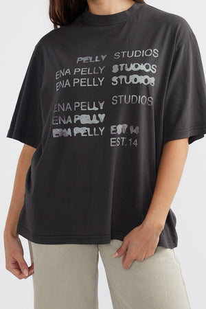 Ena Pelly Blurred Logo Tee | Vintage Black