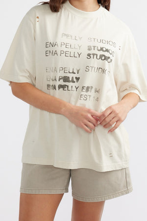 Ena Pelly Blurred Logo Tee | Cement