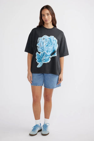 Ena Pelly Blue Rose Tee | Vintage Black