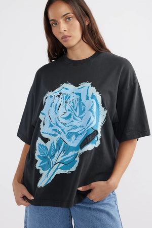 Ena Pelly Blue Rose Tee | Vintage Black