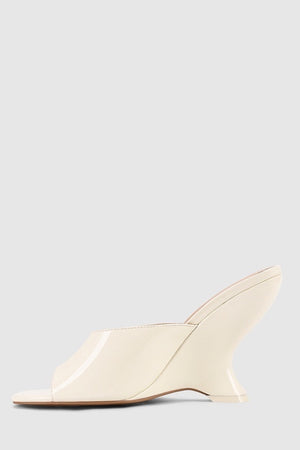 By Lana Wilkinson Martha Wedge | White Patent