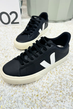 VEJA Campo Leather Trainer | Black/White