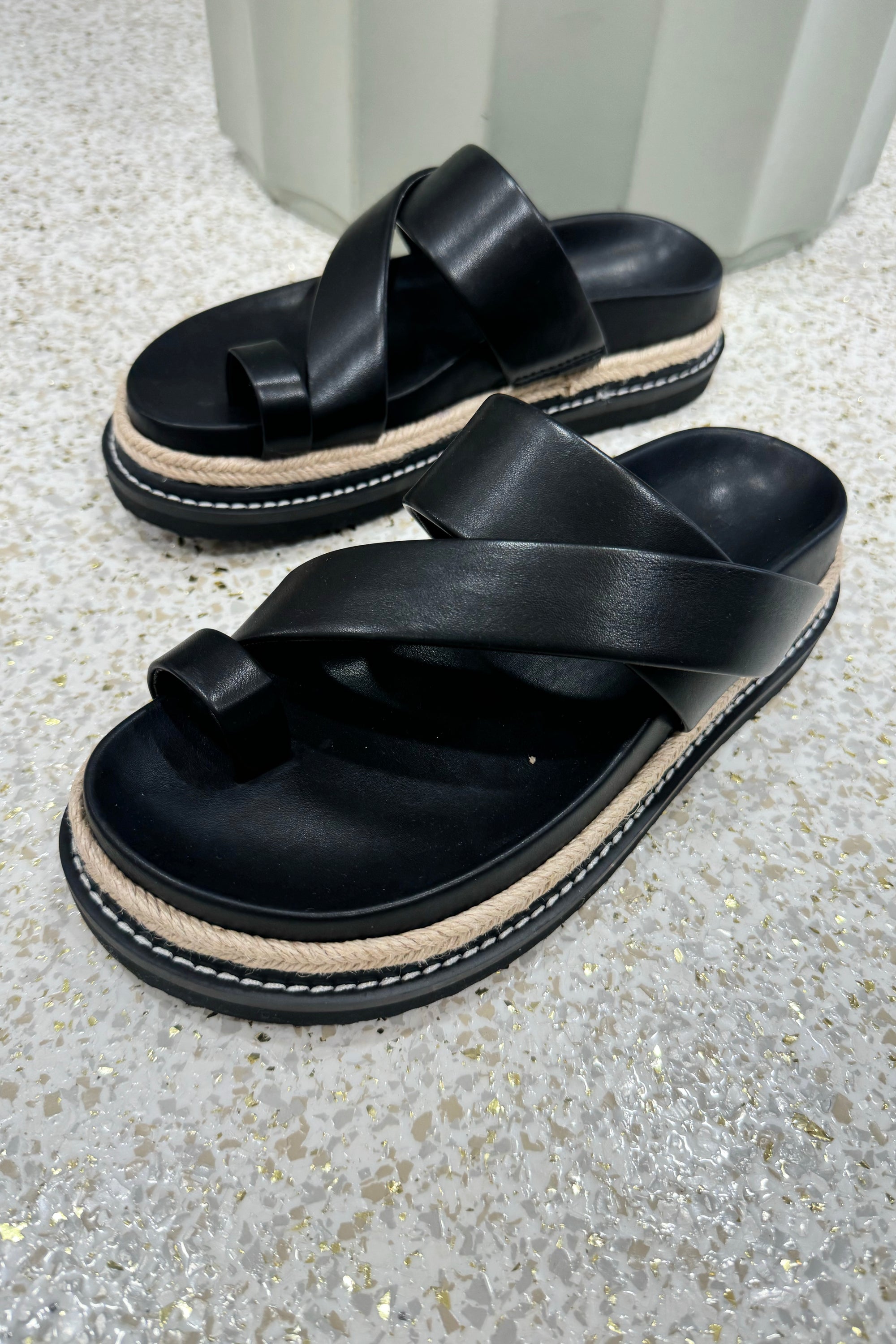 Billini Armas Platform Slide | Black