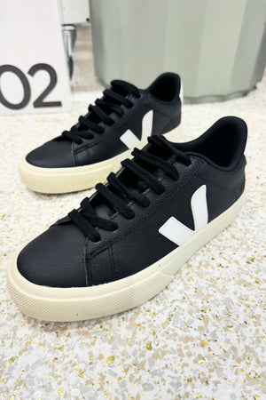 VEJA Campo Leather Trainer | Black/White